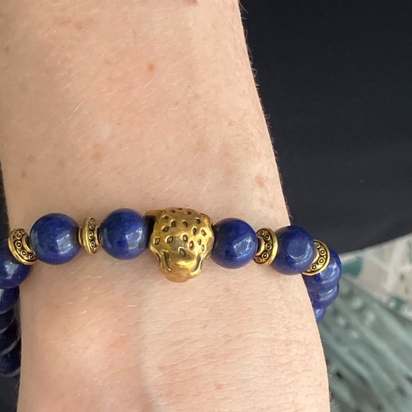 LÁPIZ LAZULI BEADED BRACELET WITH LEOPARD CHARM /ARTICULATED LEOPARD BROOCH - Picture 5 of 14